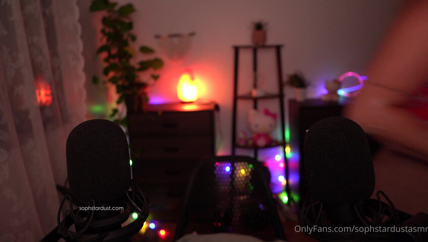 Soph Stardust ASMR - 15 August 2021 - Playing with shaving cream on the mic and on Tits
