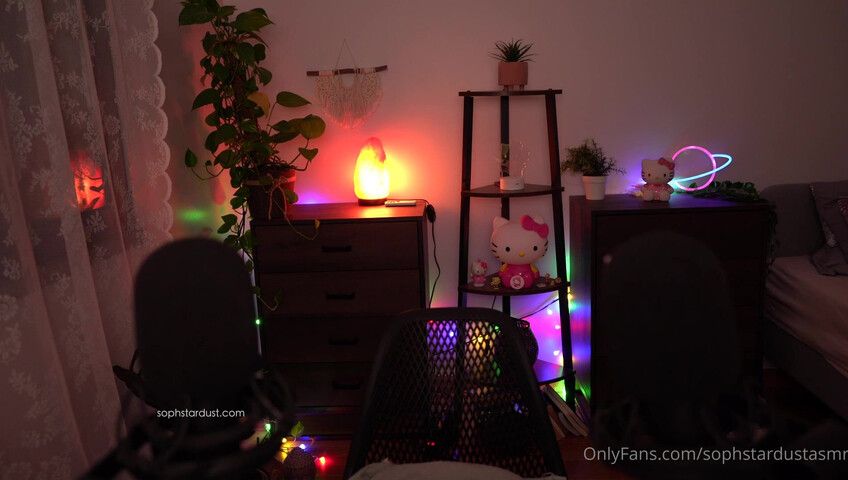 Soph Stardust ASMR - 15 August 2021 - Playing with shaving cream on the mic and on Tits