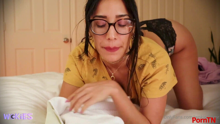 Wokies ASMR - Girlfriend helps you fall asleep