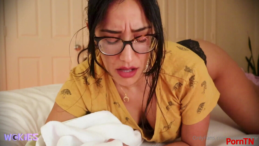 Wokies ASMR - Girlfriend helps you fall asleep