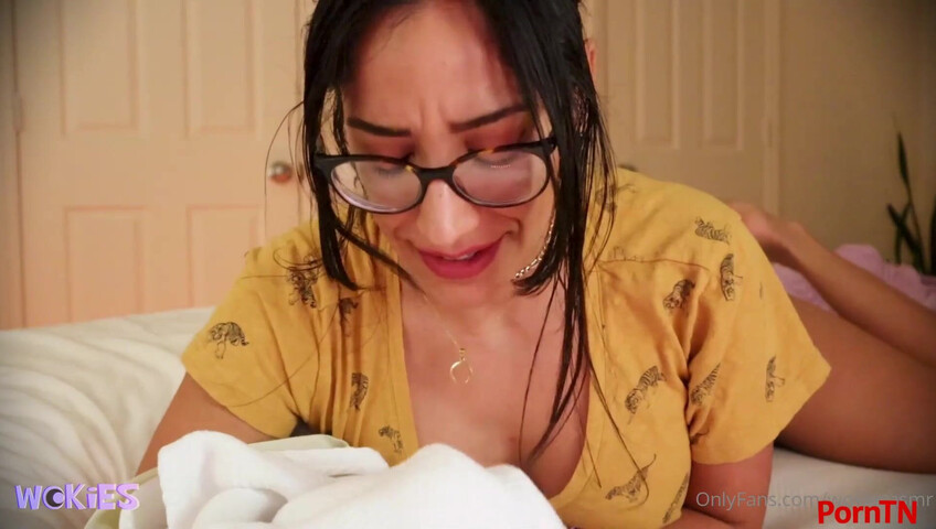 Wokies ASMR - Girlfriend helps you fall asleep