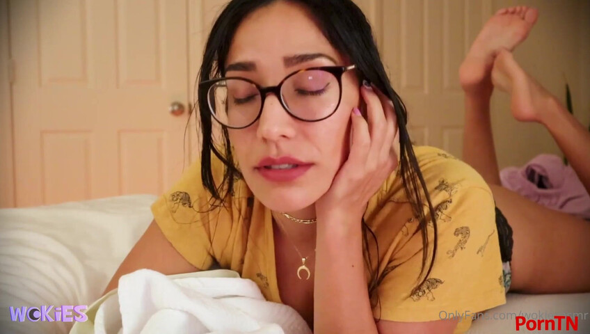 Wokies ASMR - Girlfriend helps you fall asleep