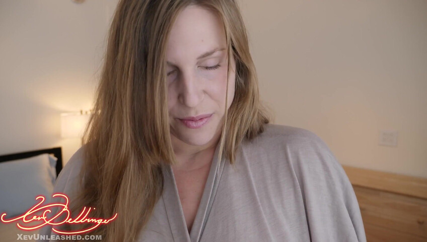 Xev Bellringer - Pregnant Oil Up 4K