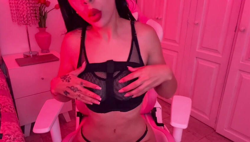 Yeya ASMR - Scratching Tits