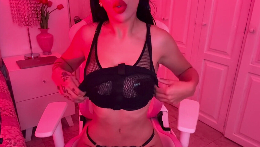 Yeya ASMR - Scratching Tits