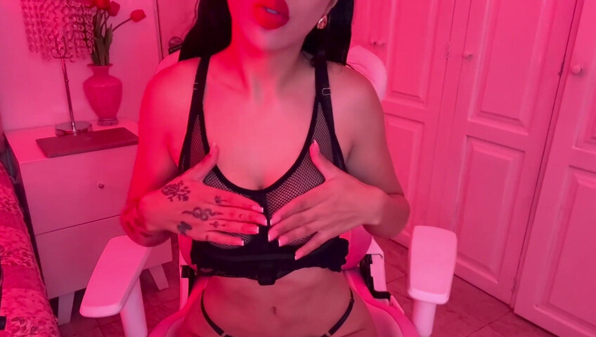 Yeya ASMR - Scratching Tits