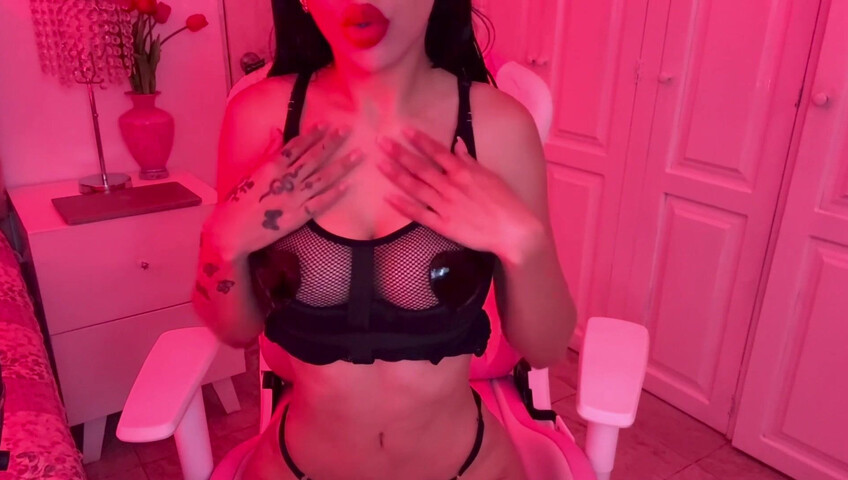 Yeya ASMR - Scratching Tits