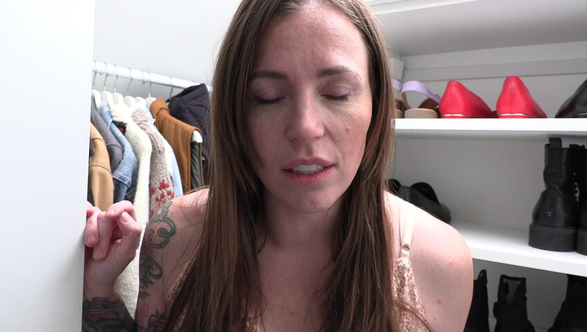 Yogabella - Boner for Mom At Family Holiday Party