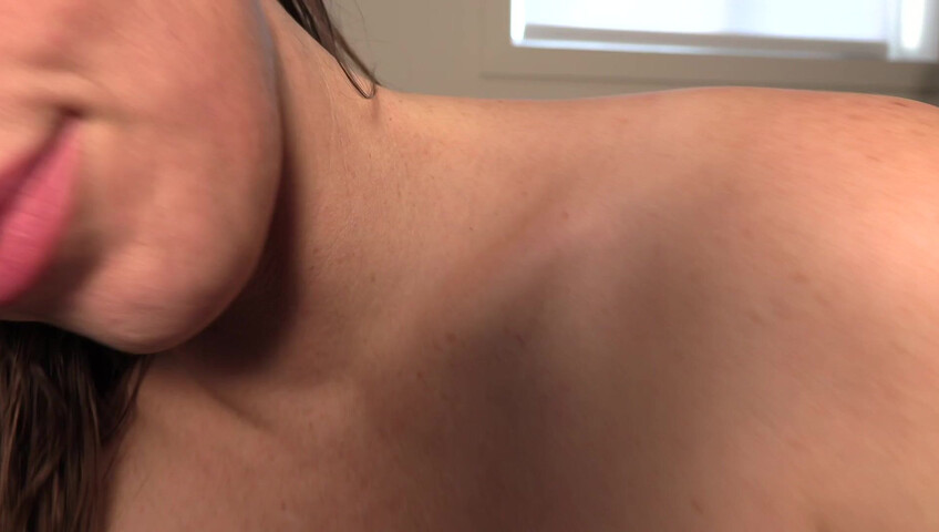 Yogabella - Worship Mommy's Body