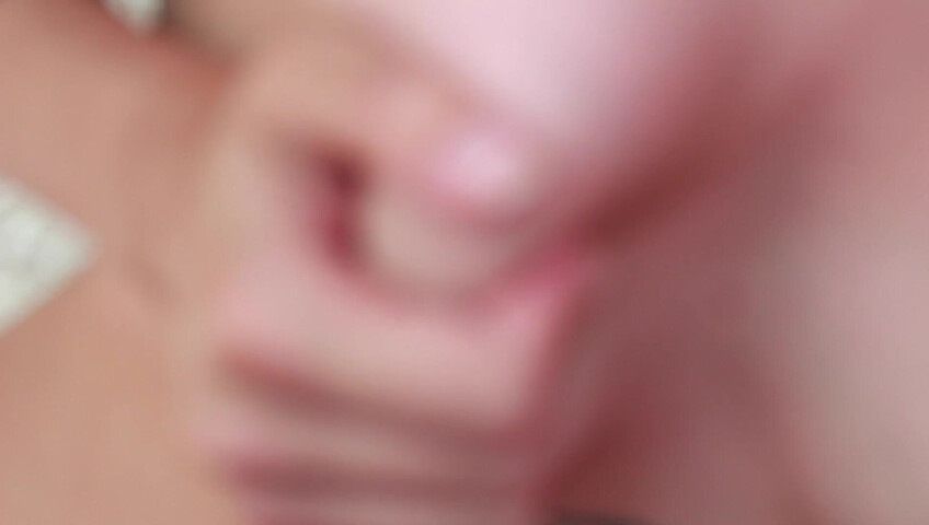 Zia XO - Womanizer ASMR - Dirty talk Close Up