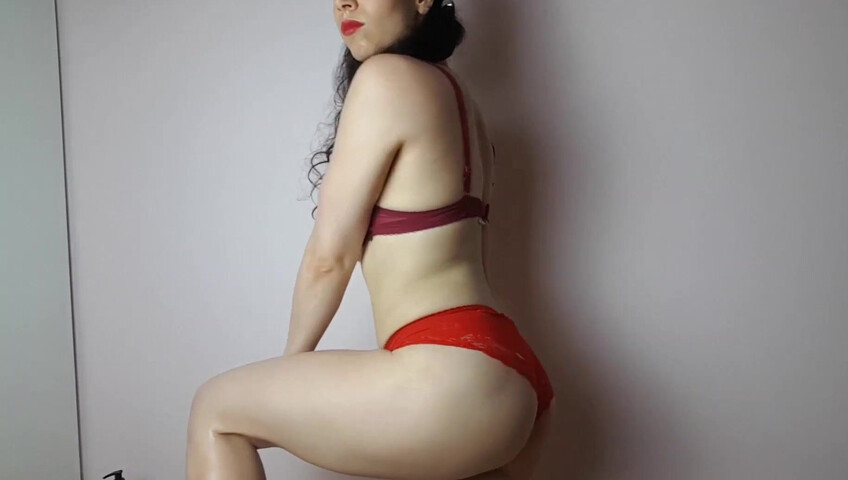 Zyliara ASMR - lingerie and lotion