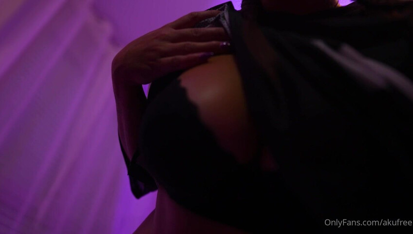 Aku ASMR - Perfect Tits Oil Massage