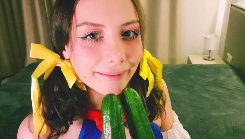 Trisha ASMR – I’m Getting Naughty Tonight | Cucumber Blowjob