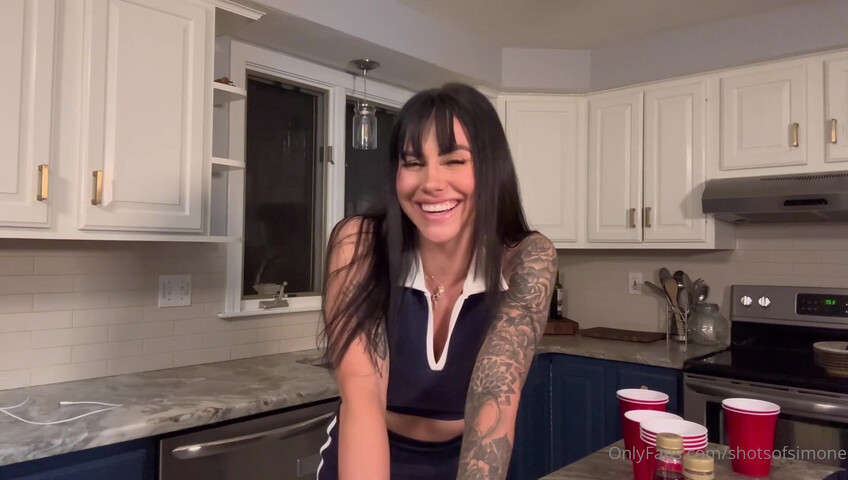 ShotsofSimone - Fuck The Bar Tender