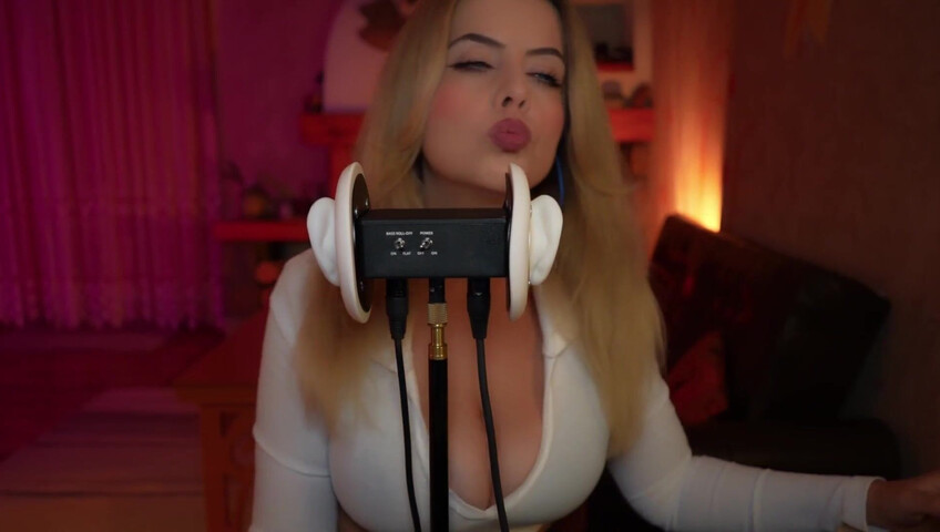 Trinki ASMR - 25 October 2025 - ASMR STEREO EAR LICKING