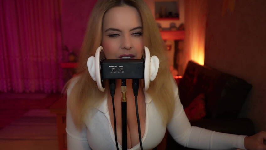 Trinki ASMR - 25 October 2025 - ASMR STEREO EAR LICKING