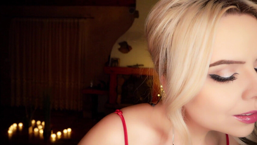 Trinki ASMR - 17 September 2025 - Close Up Kisses For You