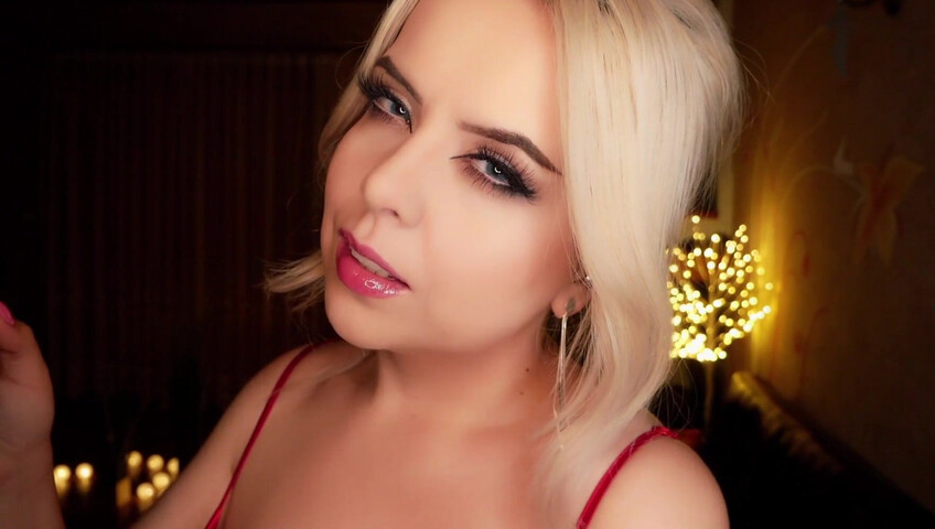 Trinki ASMR - 17 September 2025 - Close Up Kisses For You