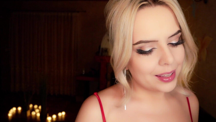 Trinki ASMR - 17 September 2025 - Close Up Kisses For You