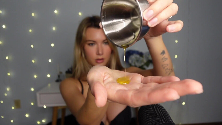 Sabrina Vaz - Hot Oil Massage On My Body