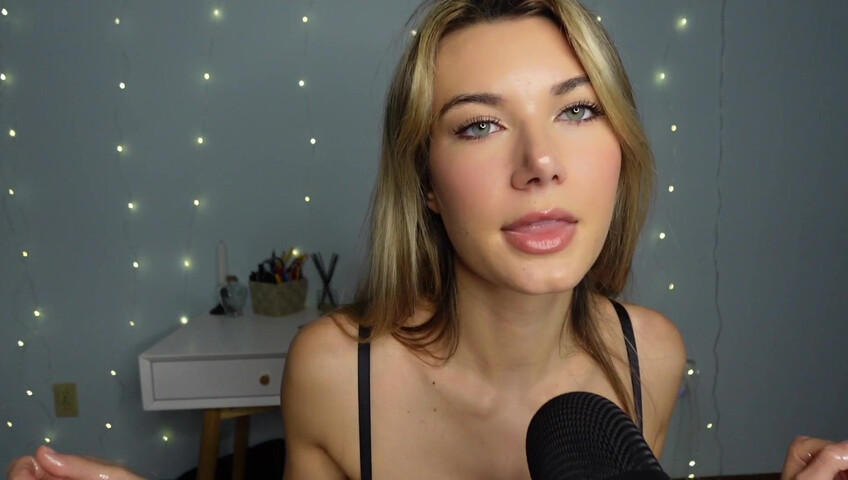 Sabrina Vaz - Hot Oil Massage On My Body