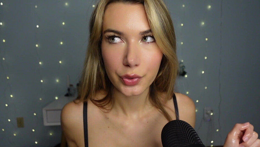 Sabrina Vaz - Hot Oil Massage On My Body