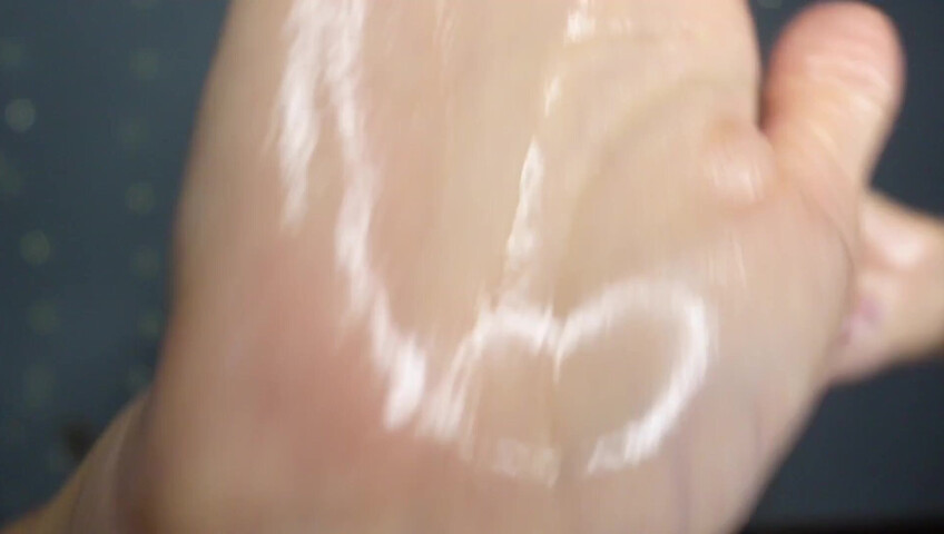 Sabrina Vaz - Hot Oil Massage On My Body