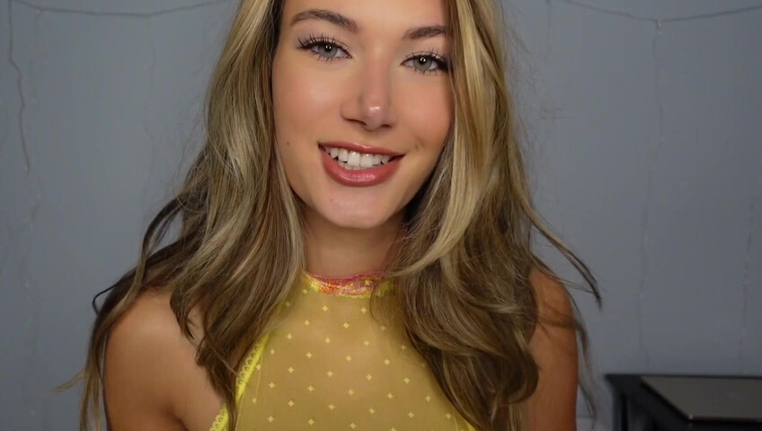 Sabrina Vaz - ASMR Girl on Girl ~~ Sensual Scratches & Boob Touching