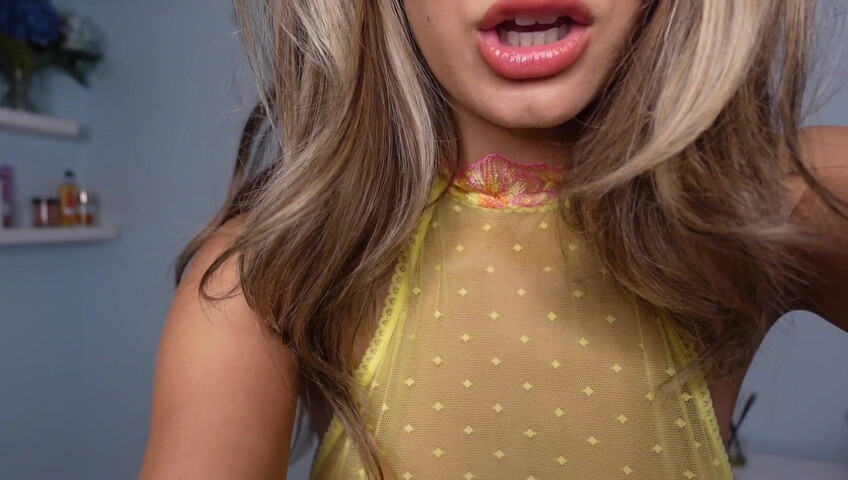 Sabrina Vaz - ASMR Girl on Girl ~~ Sensual Scratches & Boob Touching