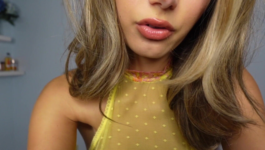 Sabrina Vaz - ASMR Girl on Girl ~~ Sensual Scratches & Boob Touching