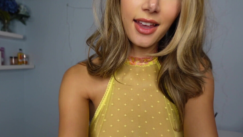 Sabrina Vaz - ASMR Girl on Girl ~~ Sensual Scratches & Boob Touching