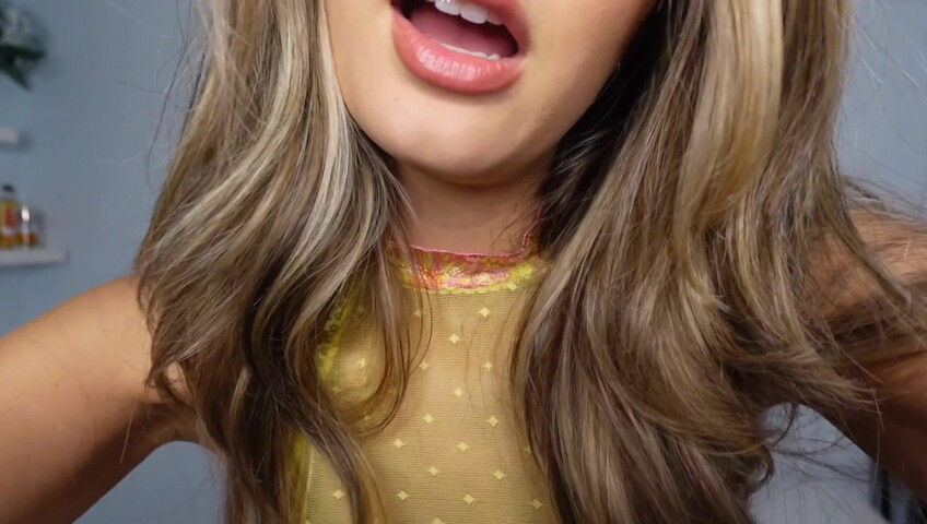 Sabrina Vaz - ASMR Girl on Girl ~~ Sensual Scratches & Boob Touching