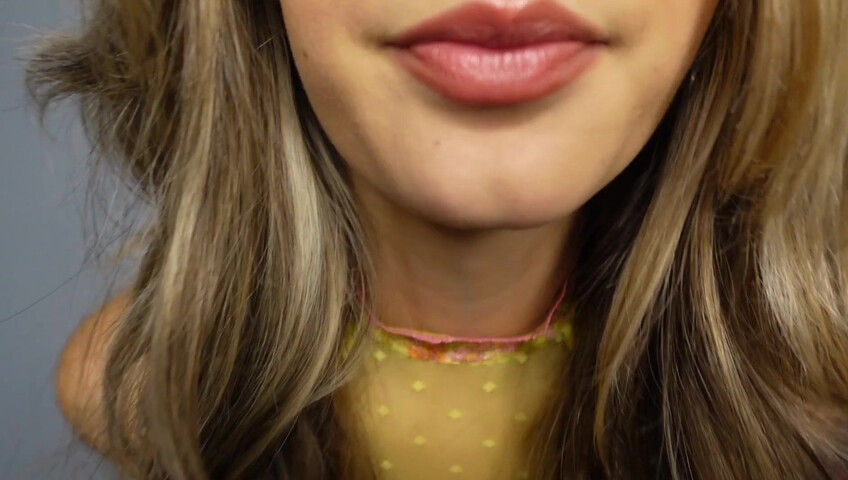 Sabrina Vaz - ASMR Girl on Girl ~~ Sensual Scratches & Boob Touching