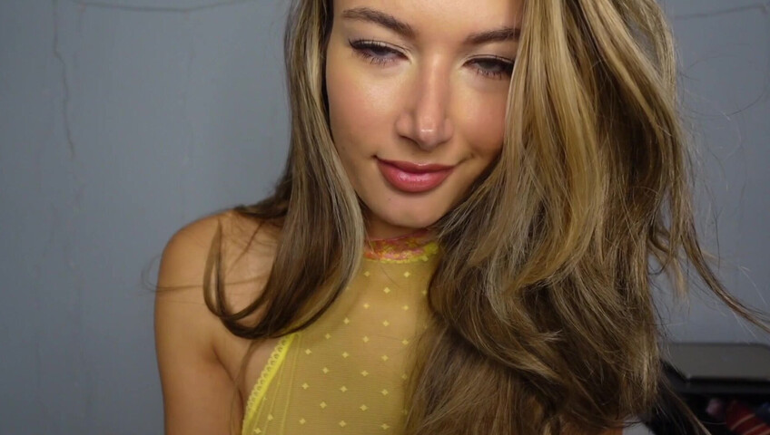 Sabrina Vaz - ASMR Girl on Girl ~~ Sensual Scratches & Boob Touching