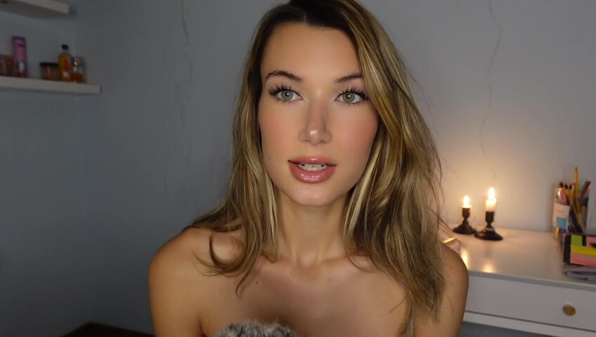 Sabrina Vaz - 22 November 2025 - Deep Kissing xx