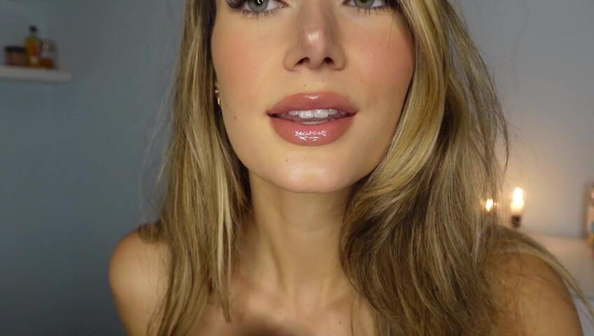 Sabrina Vaz - 22 November 2025 - Deep Kissing xx