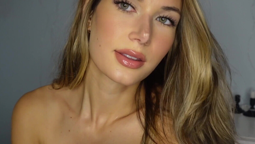 Sabrina Vaz - 22 November 2025 - Deep Kissing xx