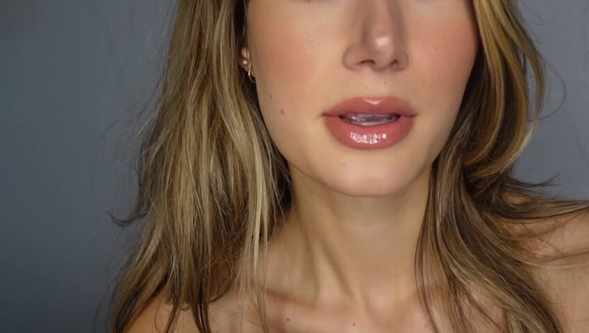 Sabrina Vaz - 22 November 2025 - Deep Kissing xx