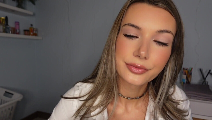 Sabrina Vaz - 19 November 2025 - ASMR Sex Therapist Finds You Relief