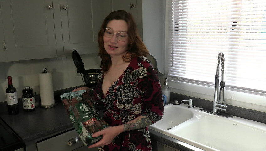 Bettie Bondage - Seducing Friends Mommy