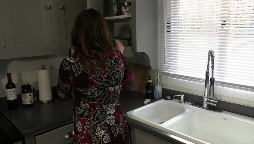 Bettie Bondage - Seducing Friends Mommy