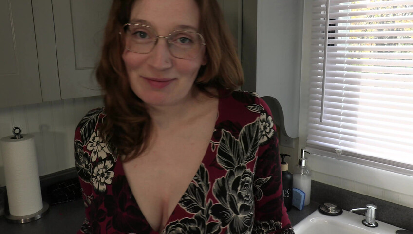 Bettie Bondage - Seducing Friends Mommy