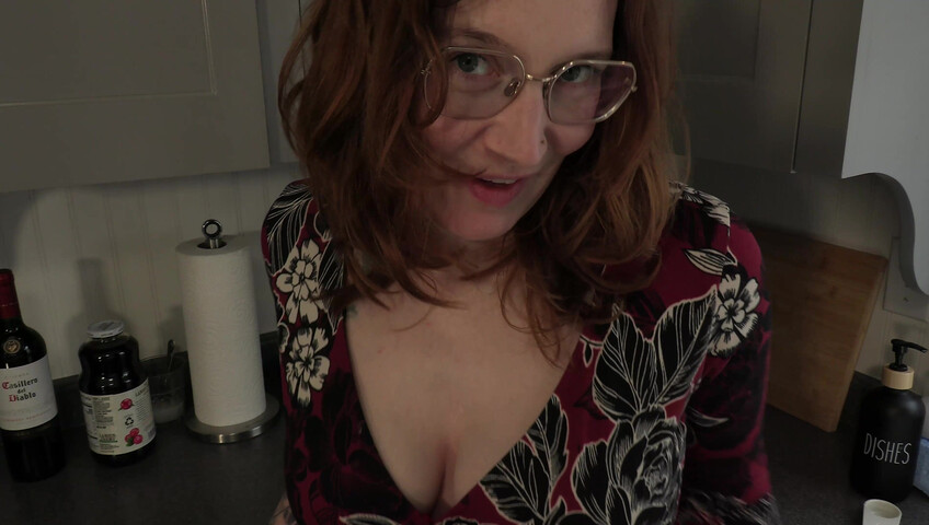 Bettie Bondage - Seducing Friends Mommy