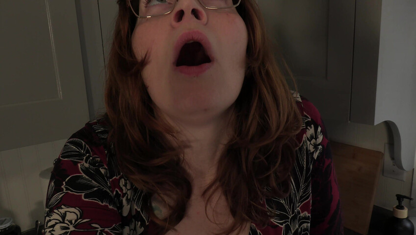 Bettie Bondage - Seducing Friends Mommy