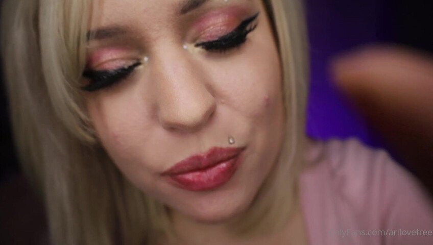 AriLove - Lens Fogging ASMR Fast whispers & heavy breathing