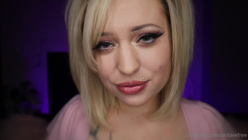 AriLove - Lens Fogging ASMR Fast whispers & heavy breathing