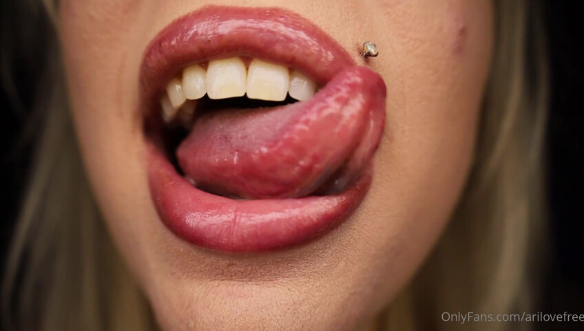 AriLove - Lens Fogging ASMR Fast whispers & heavy breathing