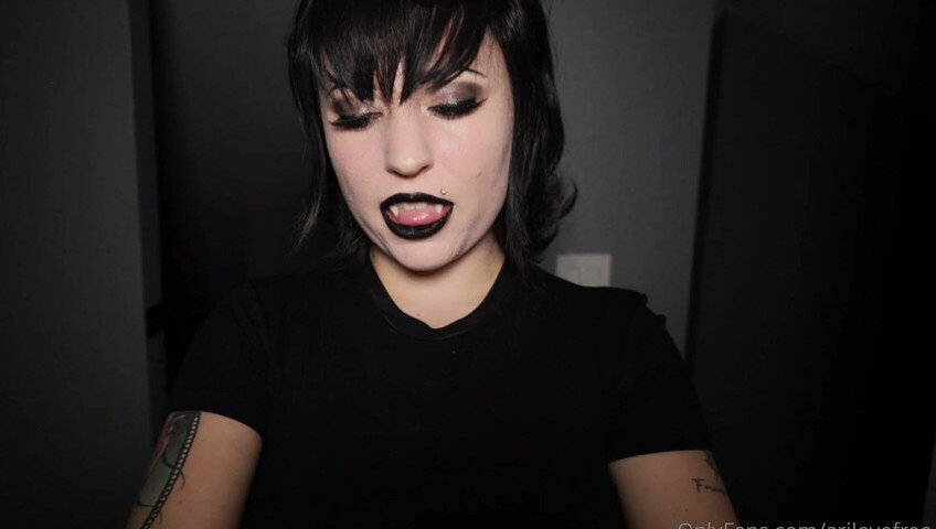 AriLove ASMR - Mavis Massages A Monster! LOTION SOUNDS (ASMR Roleplay)