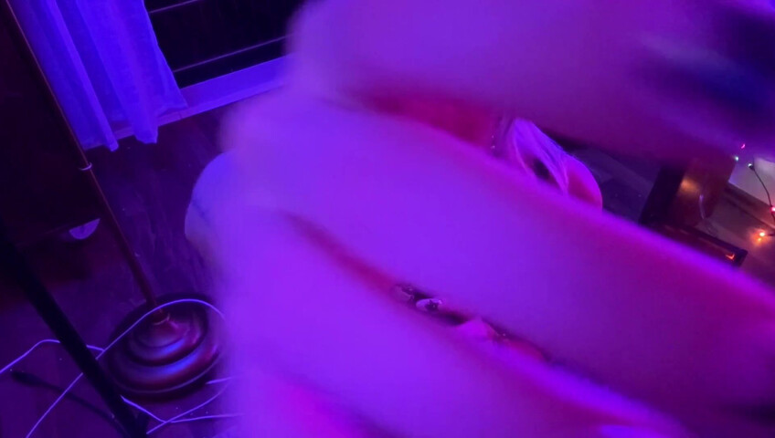 Soph Stardust ASMR - Triggers & Body Tapping On My Knees