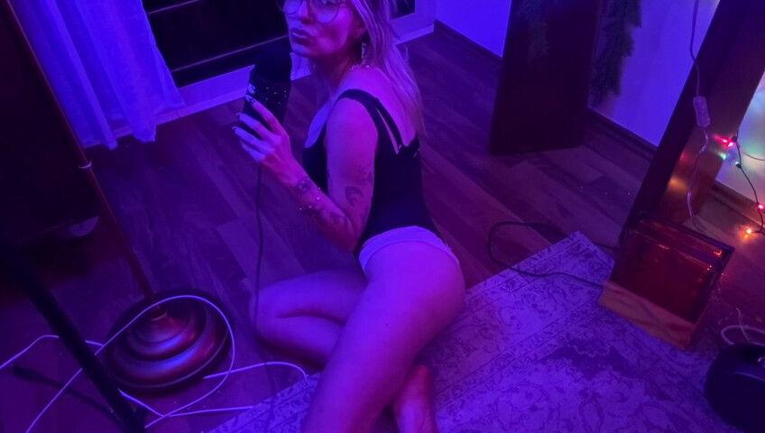 Soph Stardust ASMR - Triggers & Body Tapping On My Knees